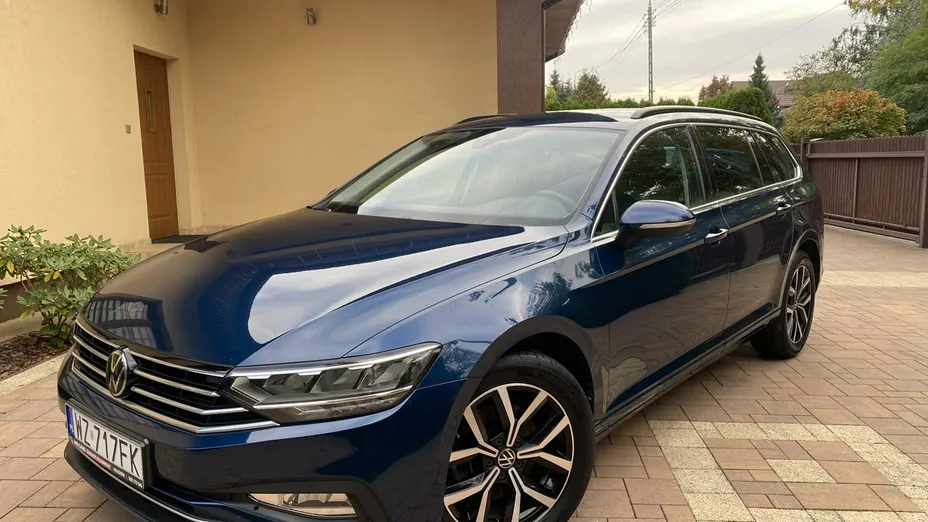 VOLKSWAGEN Passat -