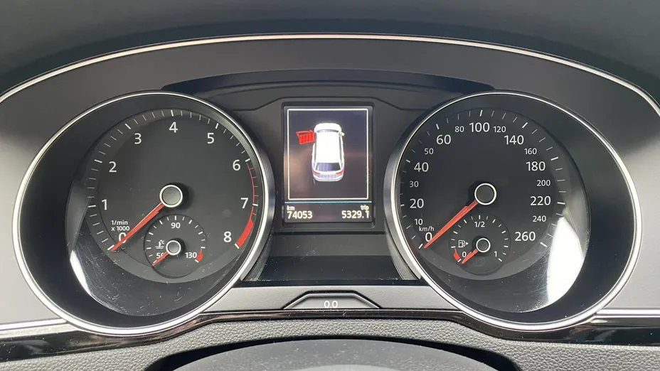 VOLKSWAGEN Passat -