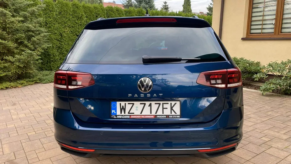 VOLKSWAGEN Passat -