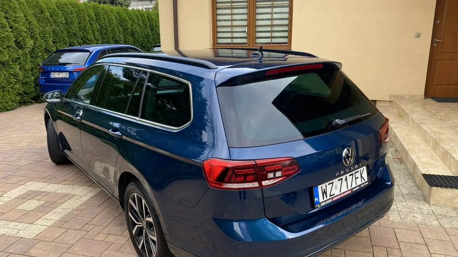 VOLKSWAGEN Passat -