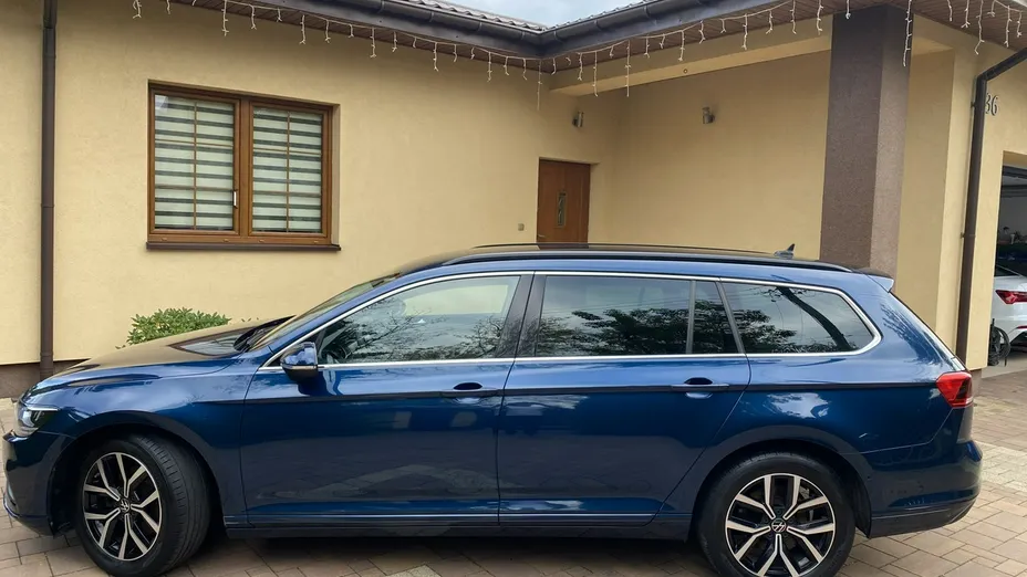 VOLKSWAGEN Passat -