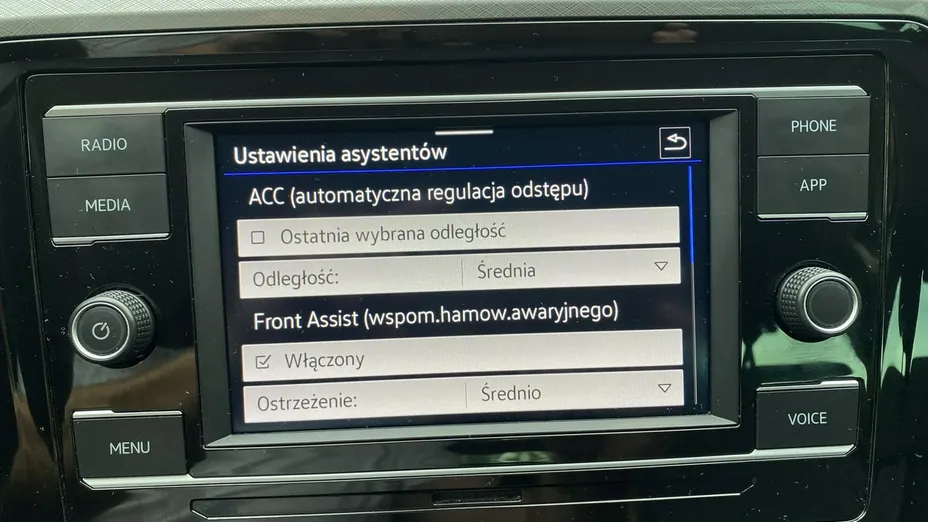 VOLKSWAGEN Passat -