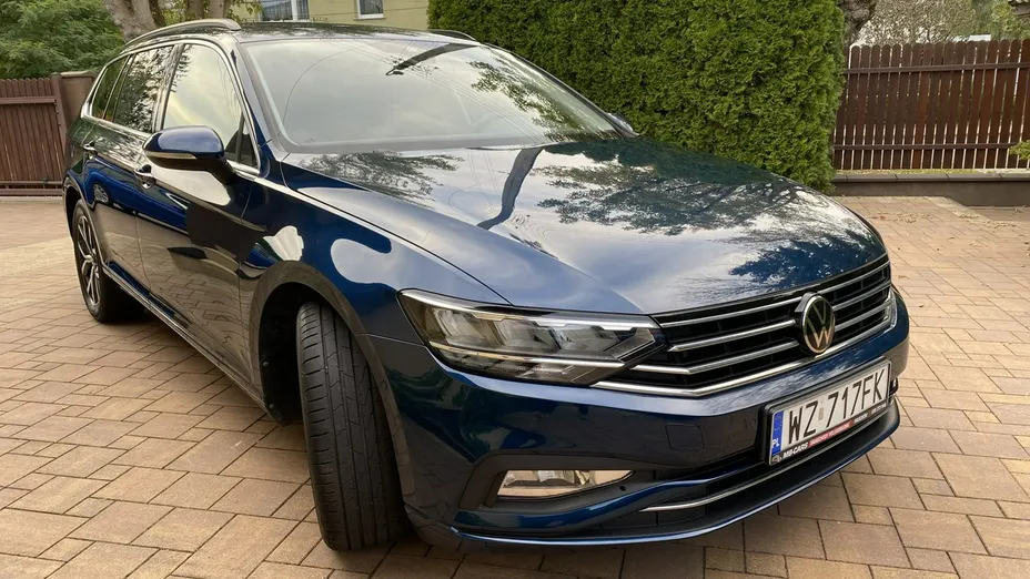 VOLKSWAGEN Passat -