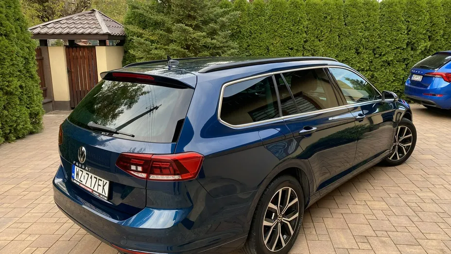 VOLKSWAGEN Passat -