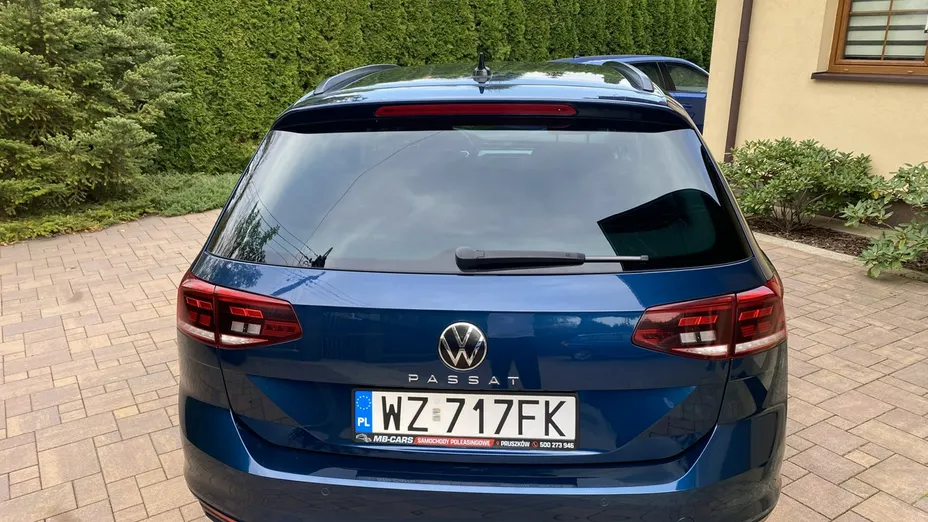 VOLKSWAGEN Passat -