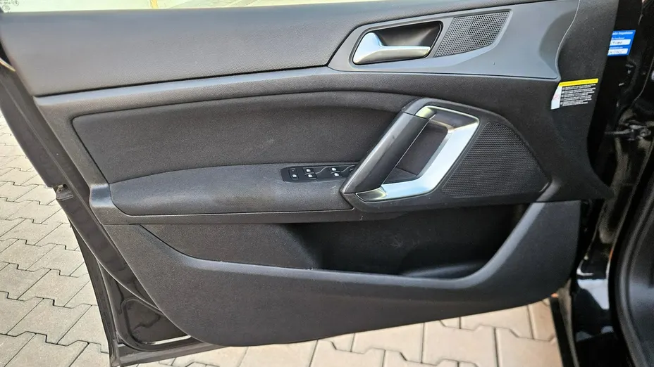 PEUGEOT 308 -