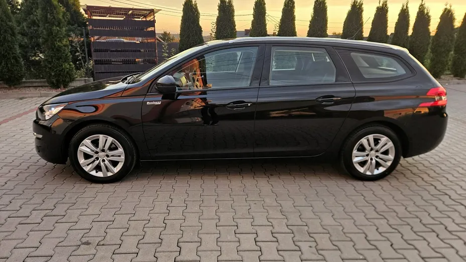 PEUGEOT 308 -