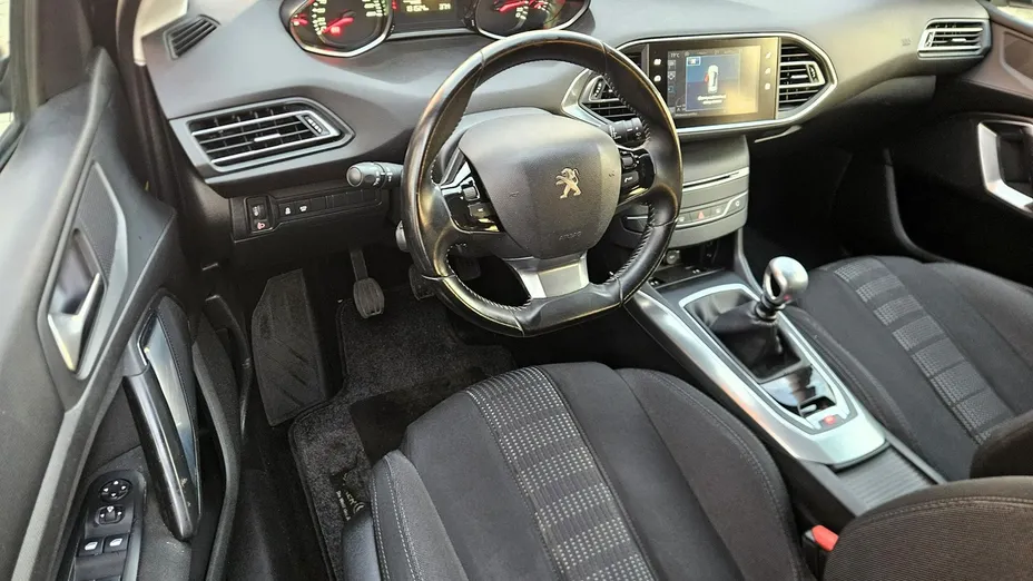 PEUGEOT 308 -