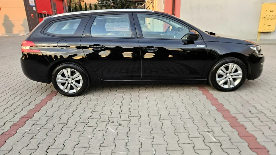 PEUGEOT 308 -