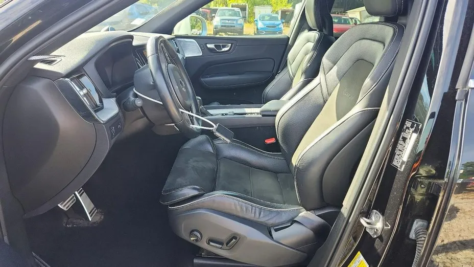 VOLVO XC60 -