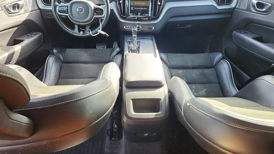 VOLVO XC60 -