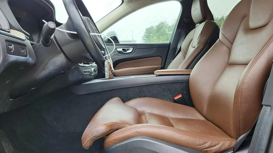 VOLVO XC60 -