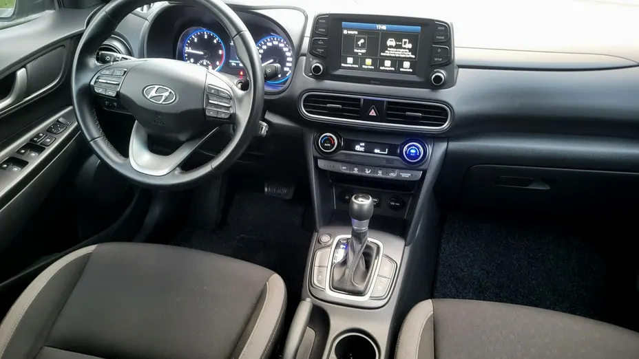 HYUNDAI Kona -