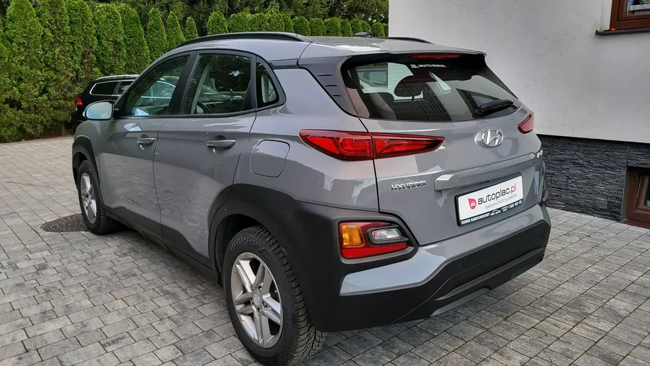 HYUNDAI Kona -
