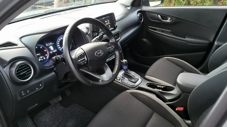 HYUNDAI Kona -