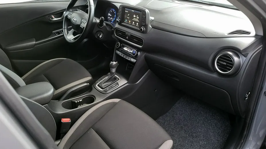 HYUNDAI Kona -