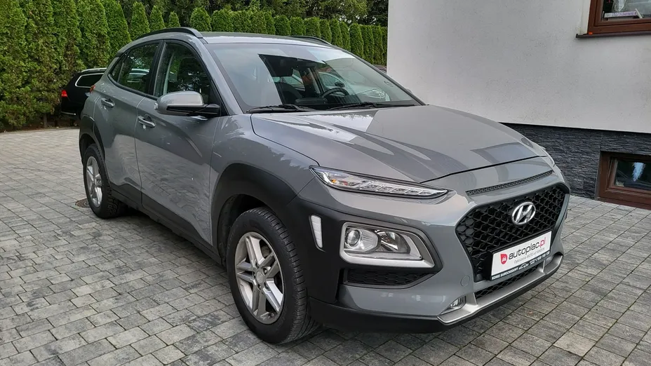 HYUNDAI Kona -