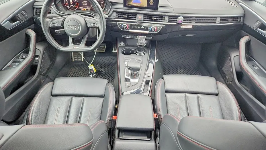 AUDI A4 -