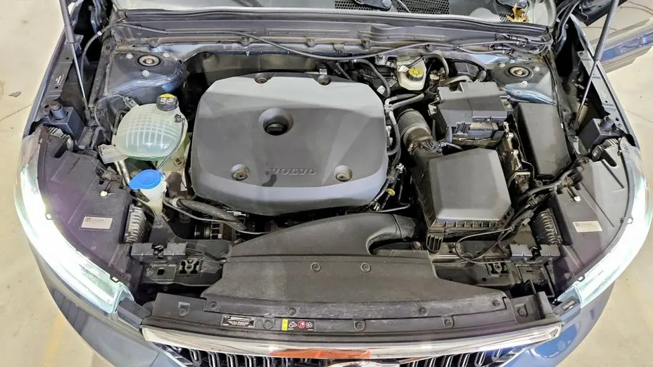 VOLVO XC40 -