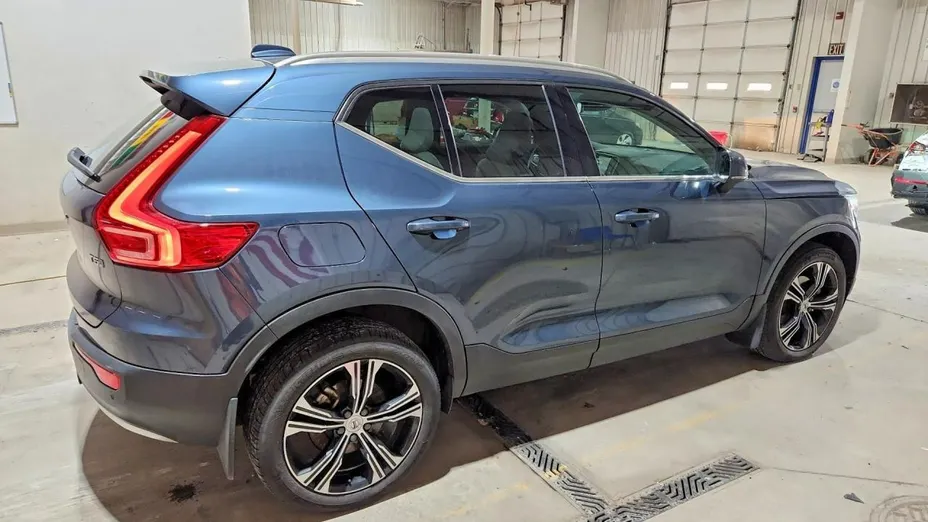 VOLVO XC40 -