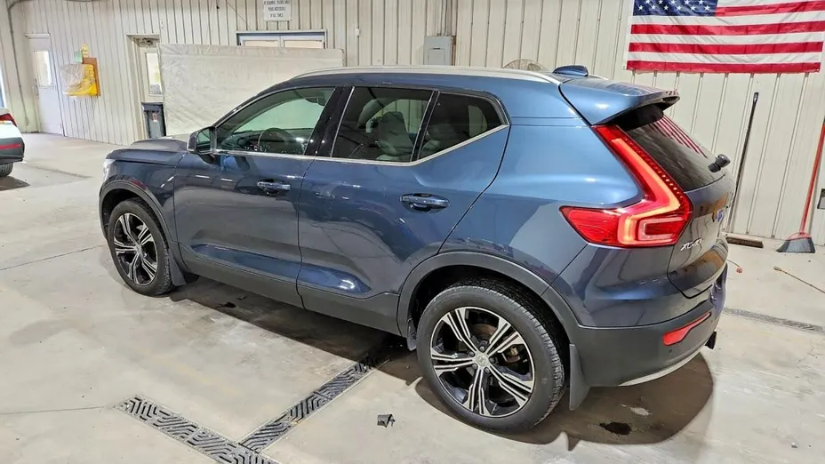 VOLVO XC40 -
