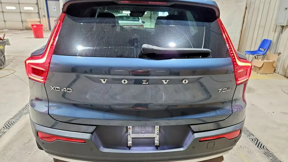 VOLVO XC40 -