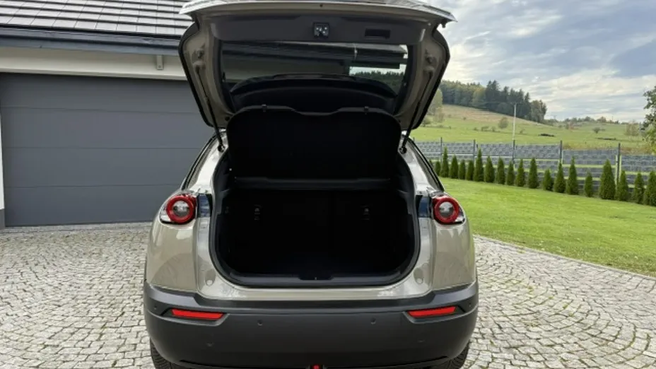 MAZDA MX-30 -