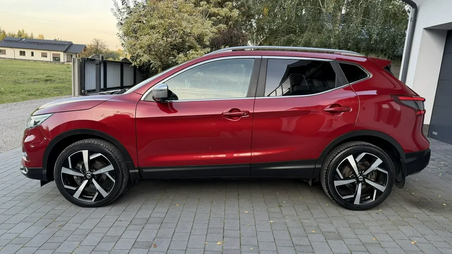 NISSAN Qashqai -