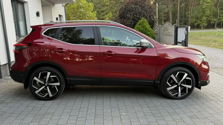 NISSAN Qashqai -