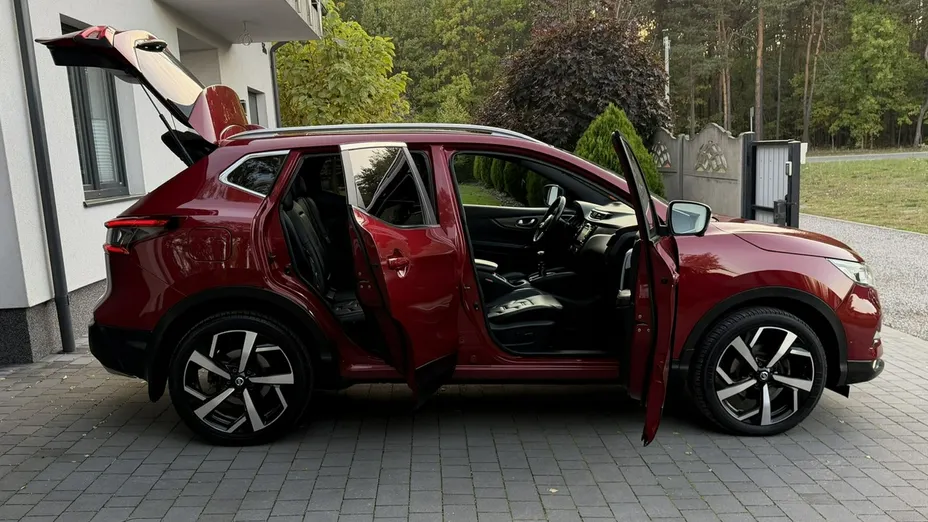 NISSAN Qashqai -