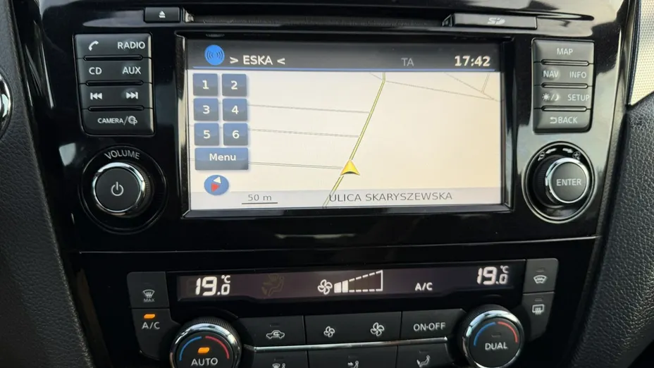 NISSAN Qashqai -