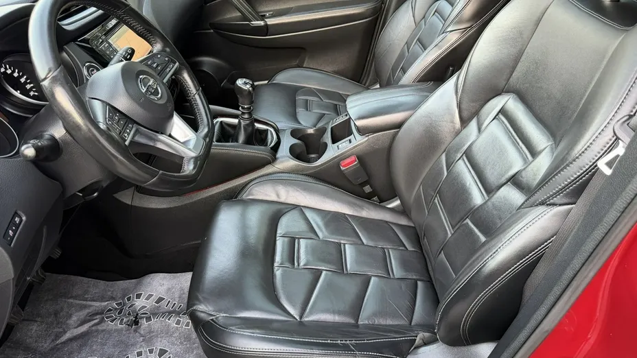 NISSAN Qashqai -