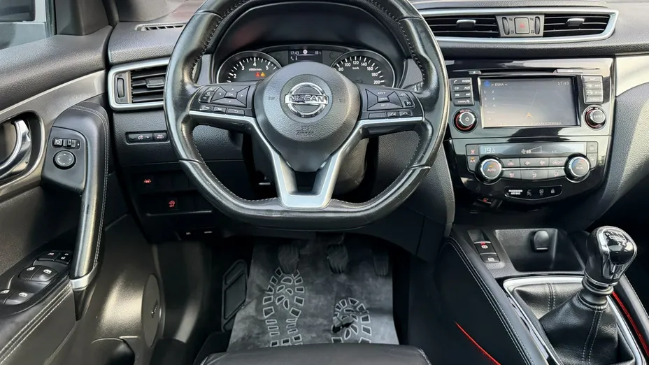 NISSAN Qashqai -