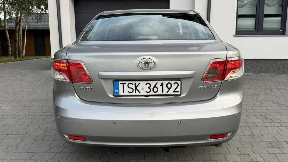 TOYOTA Avensis -