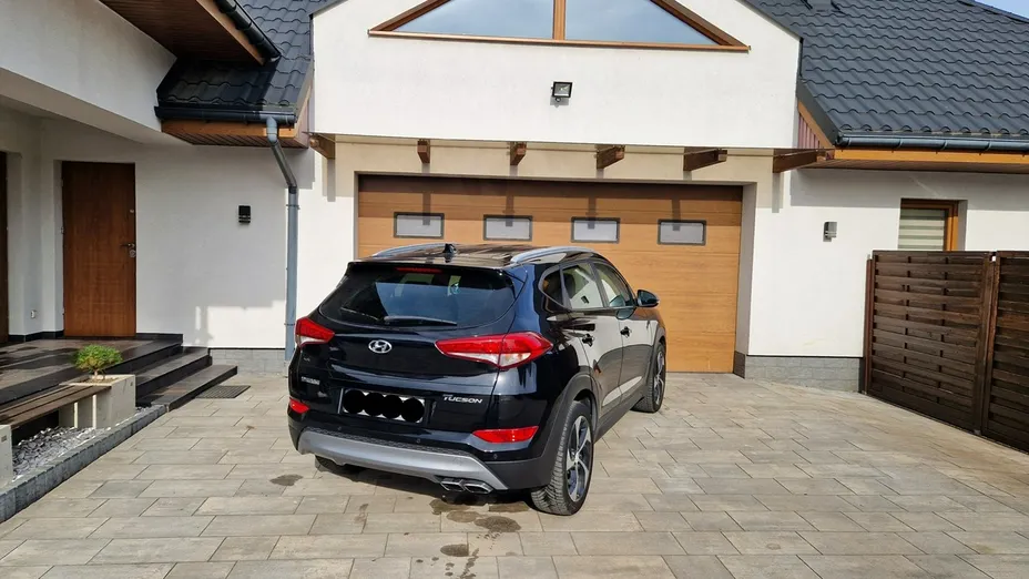 HYUNDAI Tucson -