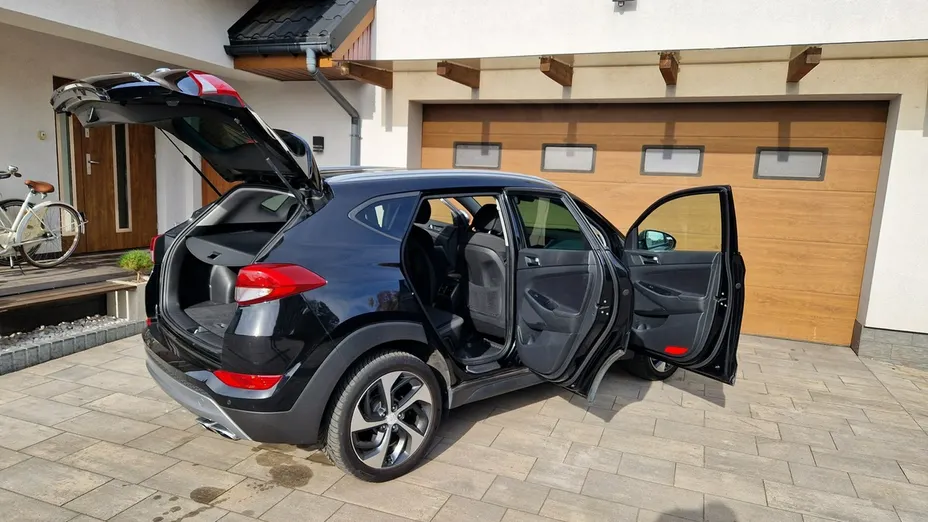HYUNDAI Tucson -