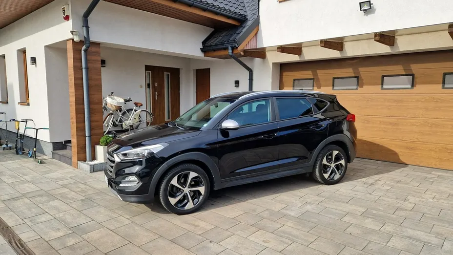 HYUNDAI Tucson -