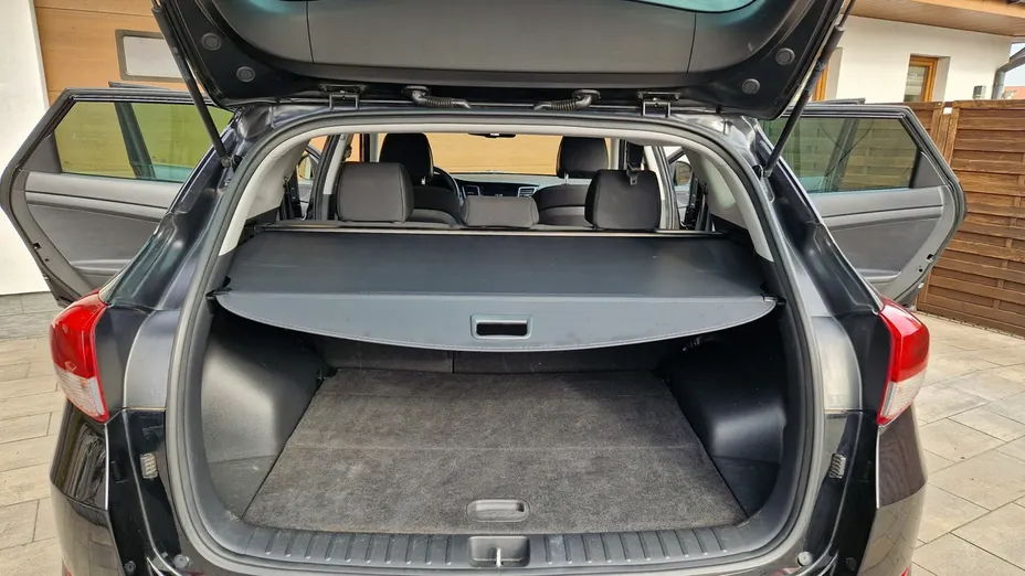 HYUNDAI Tucson -