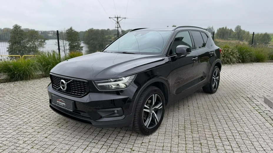 VOLVO XC40 -