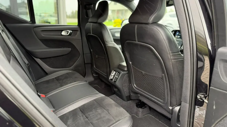 VOLVO XC40 -