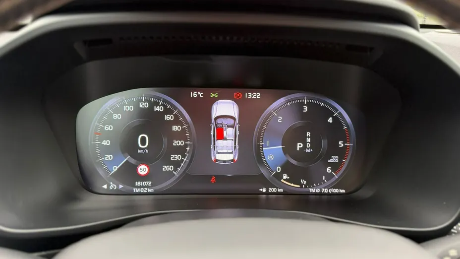 VOLVO XC40 -