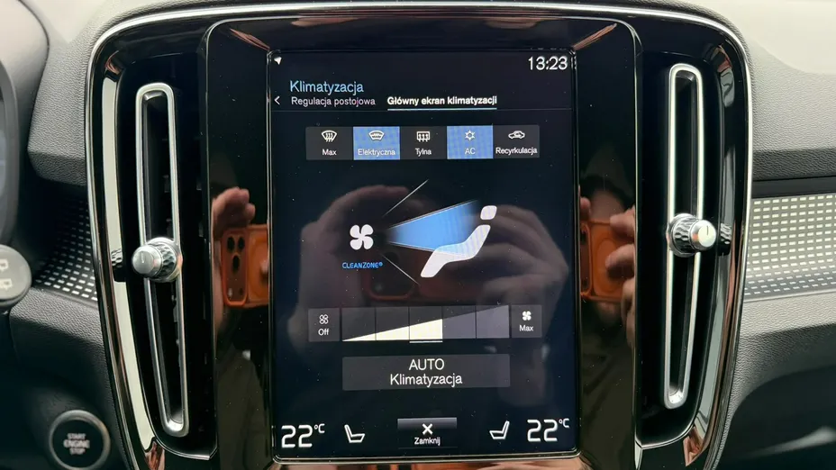 VOLVO XC40 -
