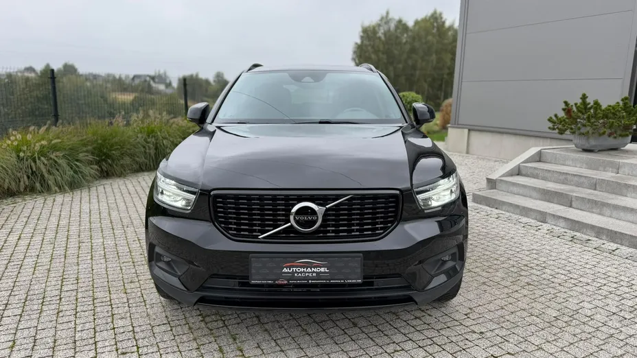 VOLVO XC40 -