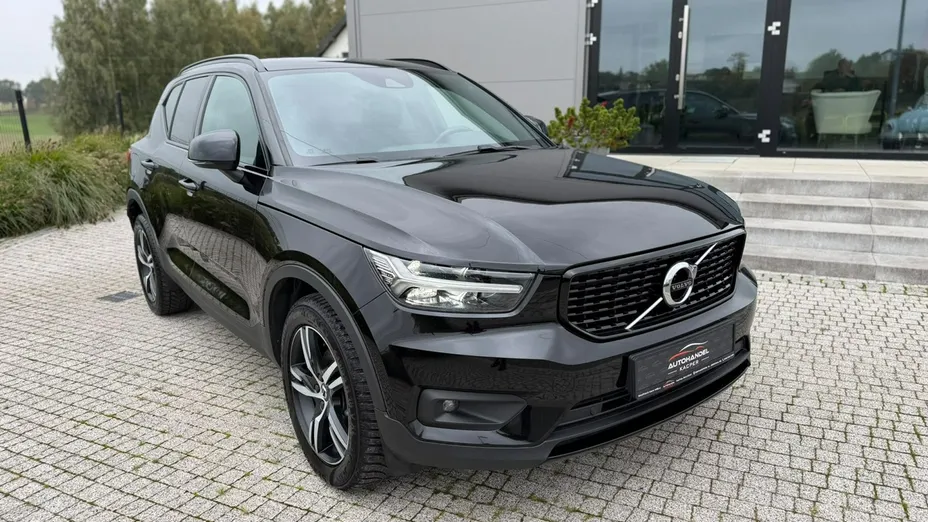 VOLVO XC40 -