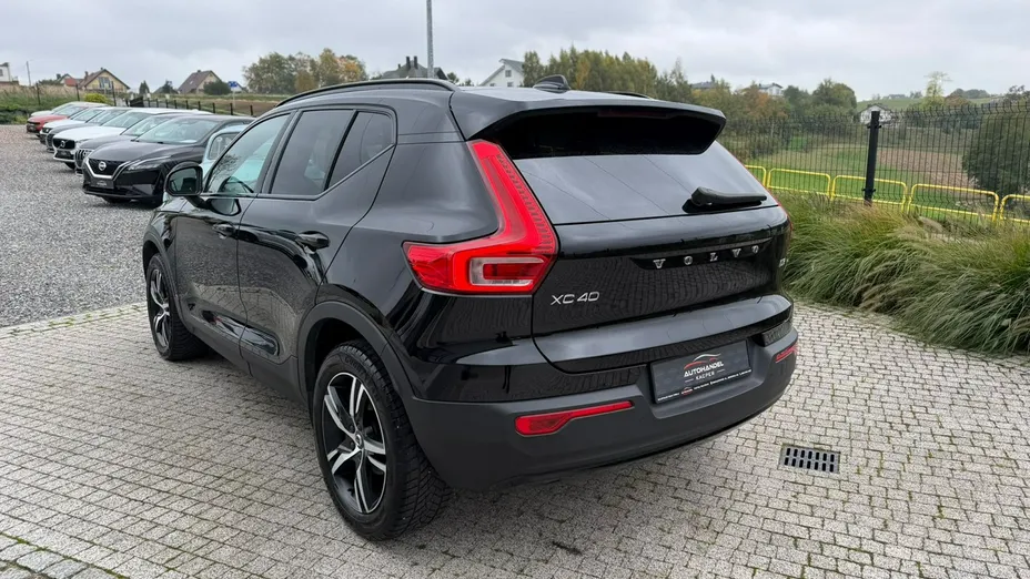 VOLVO XC40 -