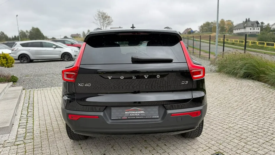 VOLVO XC40 -