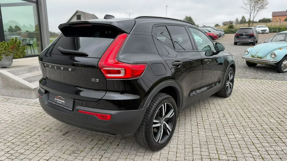 VOLVO XC40 -
