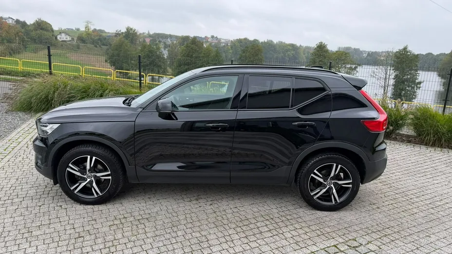 VOLVO XC40 -