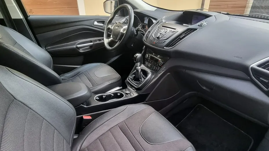 FORD Kuga -