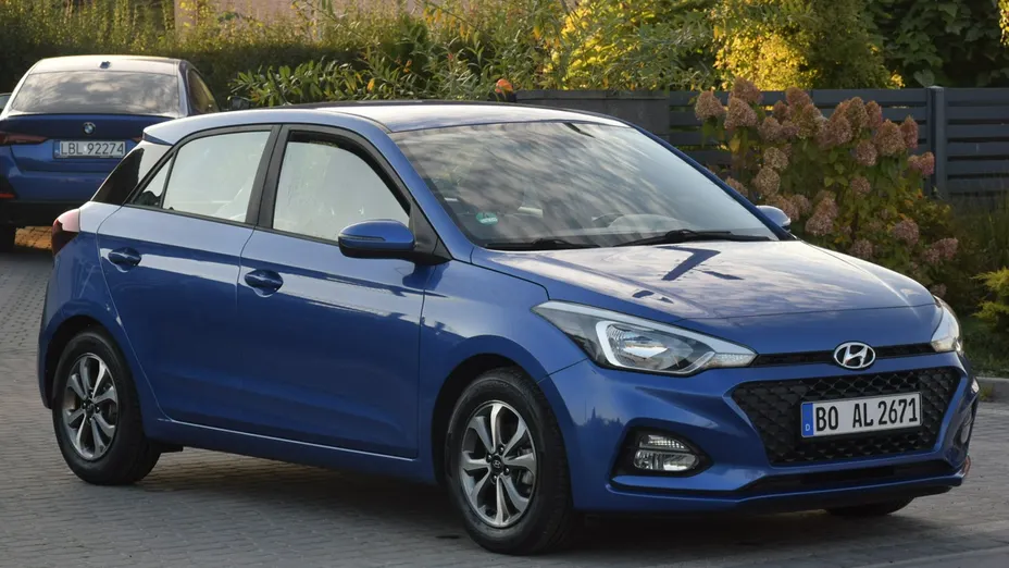 HYUNDAI i20 -